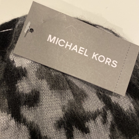 MICHAEL KORS Men’s Woven Beanie Hat Camo One Size Beanie Hat - Picture 4 of 7